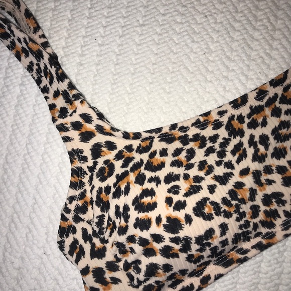 Target bathing suit top~ Size Small - Picture 2 of 6